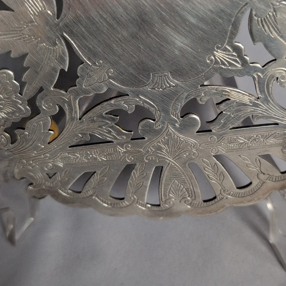 Wallace 7321 Silverplate Engraved Floral Footed Trivet